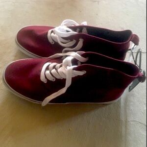 High Top Sneakers • Size 8